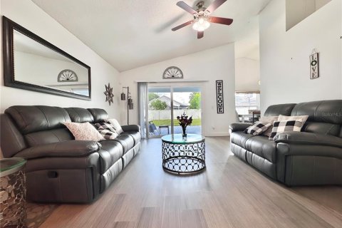 Casa en venta en Orlando, Florida, 3 dormitorios, 166.48 m2 № 1902867 - foto 3