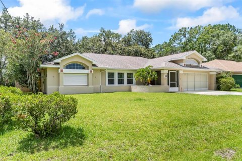 House in Palm Coast, Florida 3 bedrooms, 180.32 sq.m. № 1812918 - photo 13