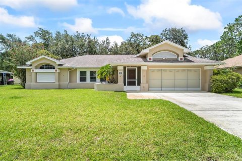 House in Palm Coast, Florida 3 bedrooms, 180.32 sq.m. № 1812918 - photo 12