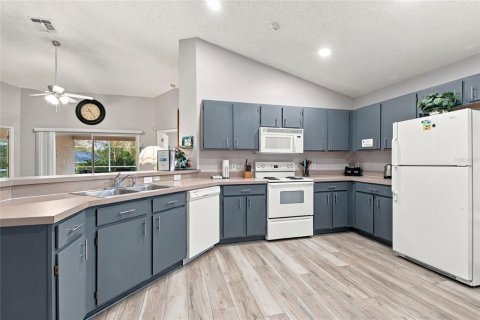 House in Davenport, Florida 4 bedrooms, 155.98 sq.m. № 2393608 - photo 16