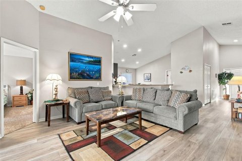 House in Davenport, Florida 4 bedrooms, 155.98 sq.m. № 2393608 - photo 15