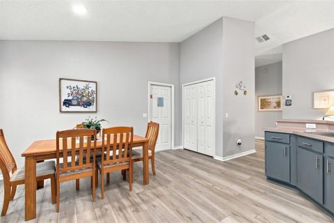 House in Davenport, Florida 4 bedrooms, 155.98 sq.m. № 2393608 - photo 17