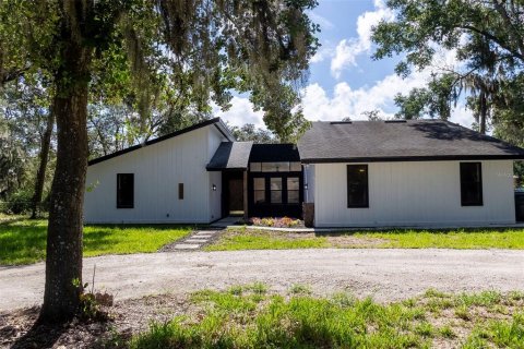 House in Lakeland, Florida 3 bedrooms, 253.44 sq.m. № 2133425 - photo 2