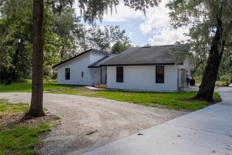 House in Lakeland, Florida 3 bedrooms, 253.44 sq.m. № 2133425 - photo 3