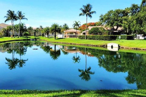 Condo in Davie, Florida, 2 bedrooms  № 1821909 - photo 23