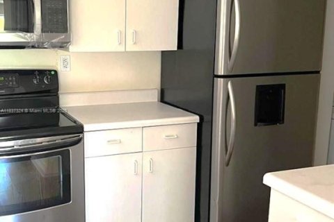 Condo in Davie, Florida, 2 bedrooms  № 1821909 - photo 13