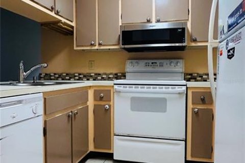 Touwnhouse à louer à Gainesville, Floride: 2 chambres, 104.05 m2 № 2104930 - photo 6