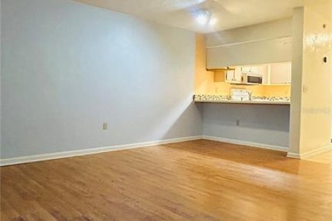 Touwnhouse à louer à Gainesville, Floride: 2 chambres, 104.05 m2 № 2104930 - photo 7