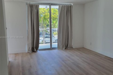Condo in North Miami Beach, Florida, 1 bedroom  № 2068056 - photo 5