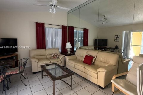 Condominio en venta en Hypoluxo, Florida, 2 dormitorios, 71.35 m2 № 2056940 - foto 16