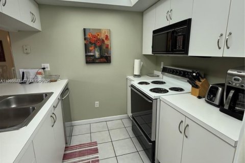 Condominio en venta en Hypoluxo, Florida, 2 dormitorios, 71.35 m2 № 2056940 - foto 11