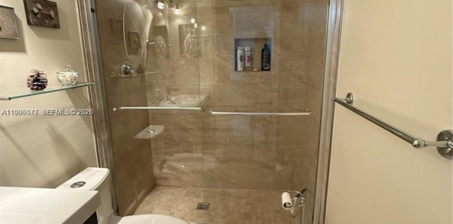 Condominio en Hypoluxo, Florida, 2 dormitorios  № 2056940