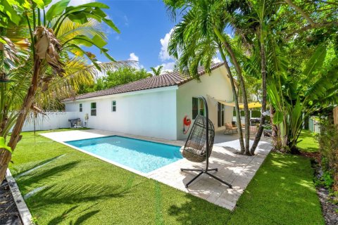 House in Miramar, Florida 3 bedrooms, 143.26 sq.m. № 2059644 - photo 23