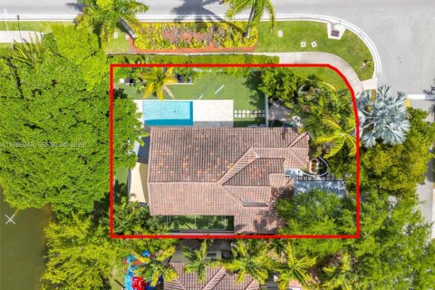 House in Miramar, Florida 3 bedrooms, 143.26 sq.m. № 2059644 - photo 27