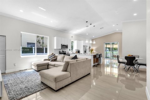 House in Miramar, Florida 3 bedrooms, 143.26 sq.m. № 2059644 - photo 4