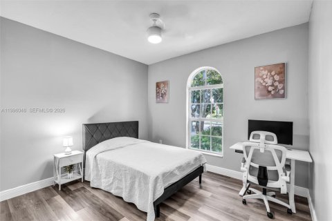 House in Miramar, Florida 3 bedrooms, 143.26 sq.m. № 2059644 - photo 17