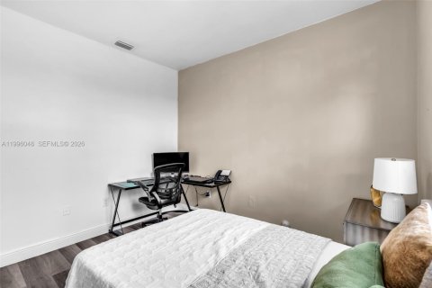 House in Miramar, Florida 3 bedrooms, 143.26 sq.m. № 2059644 - photo 21