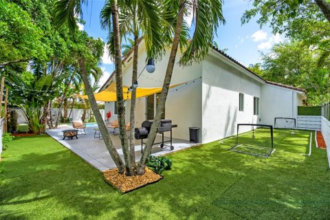 House in Miramar, Florida 3 bedrooms, 143.26 sq.m. № 2059644 - photo 22