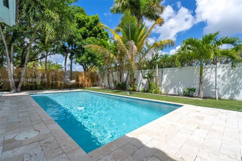 House in Miramar, Florida 3 bedrooms, 143.26 sq.m. № 2059644 - photo 24