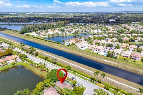 House in Miramar, Florida 3 bedrooms, 143.26 sq.m. № 2059644 - photo 26