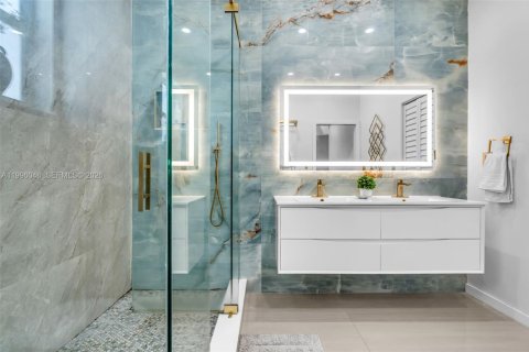 House in Miramar, Florida 3 bedrooms, 143.26 sq.m. № 2059644 - photo 16