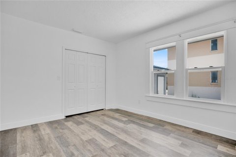 Commercial property in Daytona Beach, Florida 181.07 sq.m. № 2384135 - photo 21