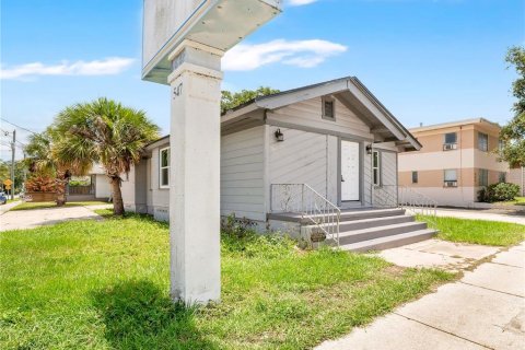 Commercial property in Daytona Beach, Florida 181.07 sq.m. № 2384135 - photo 15