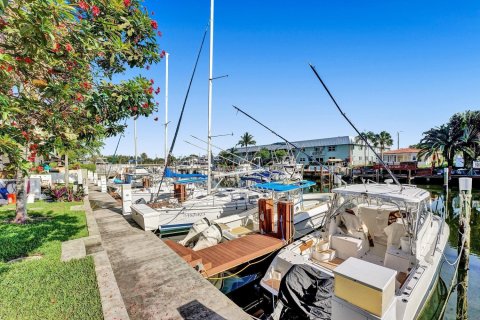 Townhouse in Pompano Beach, Florida 2 bedrooms, 93.65 sq.m. № 1100361 - photo 1