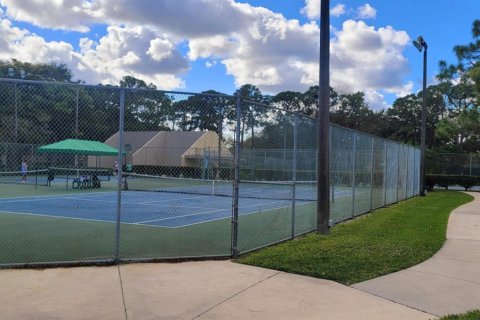 Townhouse in Palm Beach Gardens, Florida 3 bedrooms, 138.24 sq.m. № 987466 - photo 1
