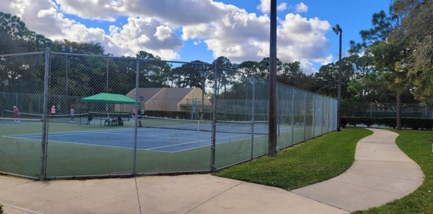 Townhouse in Palm Beach Gardens, Florida 3 bedrooms, 138.24 sq.m. № 987466