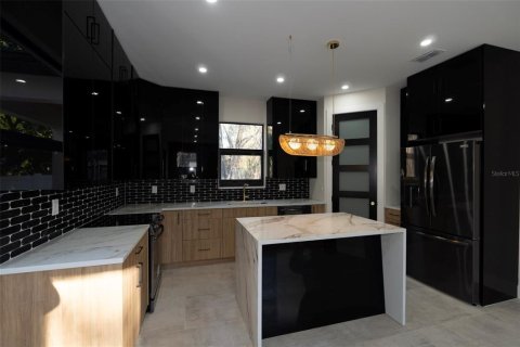 Villa ou maison à vendre à Tampa, Floride: 4 chambres, 171.87 m2 № 2141948 - photo 21