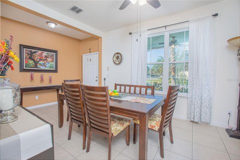 House in Kissimmee, Florida 4 bedrooms, 245.73 sq.m. № 2403678 - photo 14