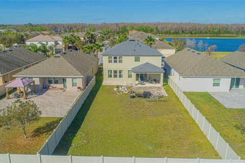 House in Kissimmee, Florida 4 bedrooms, 245.73 sq.m. № 2403678 - photo 4