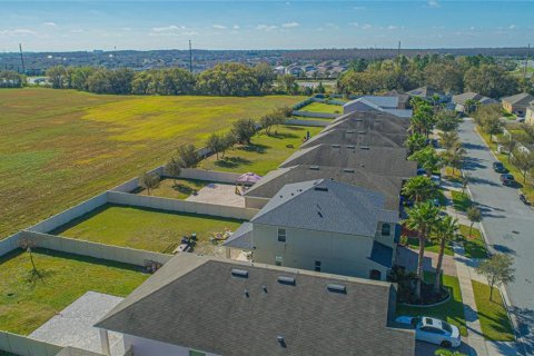 House in Kissimmee, Florida 4 bedrooms, 245.73 sq.m. № 2403678 - photo 5