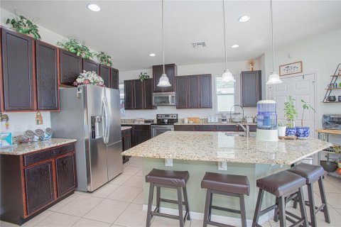 House in Kissimmee, Florida 4 bedrooms, 245.73 sq.m. № 2403678 - photo 9