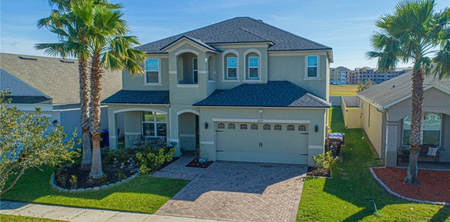House in Kissimmee, Florida 4 bedrooms, 245.73 sq.m. № 2403678