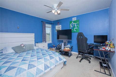 House in Kissimmee, Florida 4 bedrooms, 245.73 sq.m. № 2403678 - photo 17