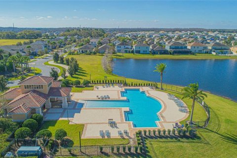 House in Kissimmee, Florida 4 bedrooms, 245.73 sq.m. № 2403678 - photo 27