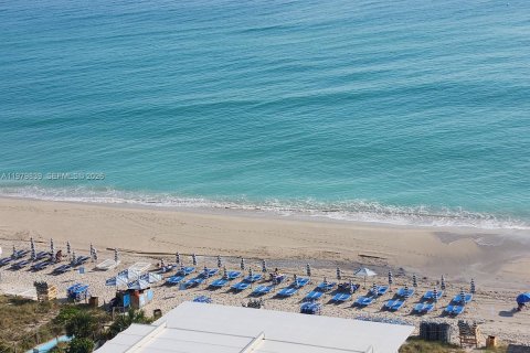 Condo à Hollywood, Floride, 2 chambres  № 2046181