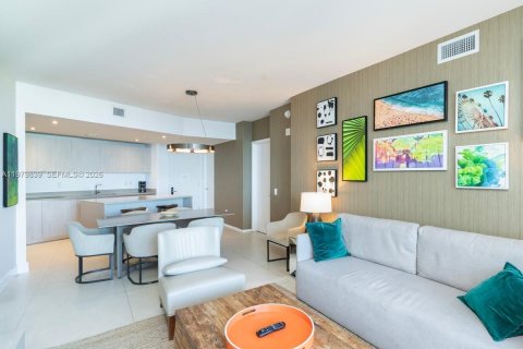 Copropriété à vendre à Hollywood, Floride: 2 chambres, 104.89 m2 № 2046181 - photo 6