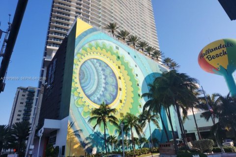 Copropriété à vendre à Hollywood, Floride: 2 chambres, 104.89 m2 № 2046181 - photo 3