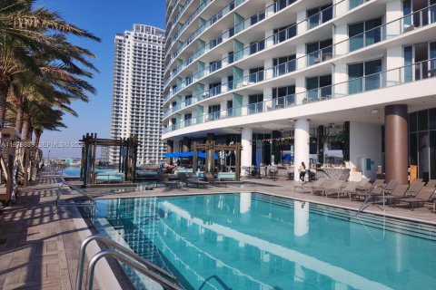 Copropriété à vendre à Hollywood, Floride: 2 chambres, 104.89 m2 № 2046181 - photo 2