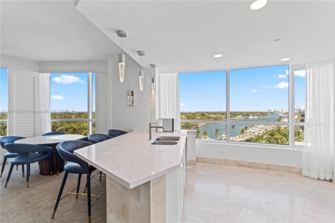 Copropriété à vendre à Miami Beach, Floride: 1 chambre, 99.03 m2 № 2019682 - photo 4