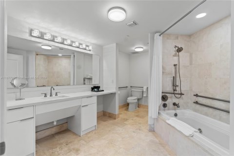 Copropriété à vendre à Miami Beach, Floride: 1 chambre, 99.03 m2 № 2019682 - photo 21
