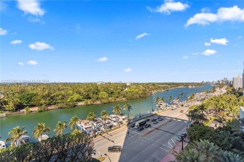 Copropriété à vendre à Miami Beach, Floride: 1 chambre, 99.03 m2 № 2019682 - photo 2