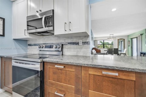 Copropriété à vendre à Weston, Floride: 2 chambres, 102.56 m2 № 2000158 - photo 11