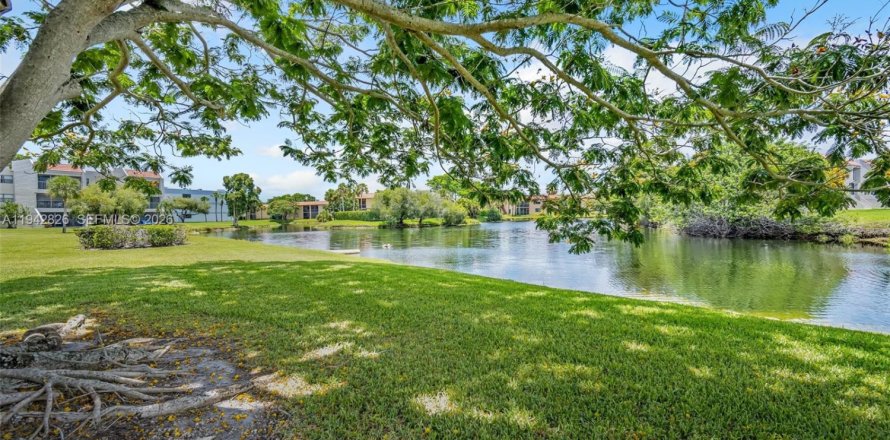 Condo à Weston, Floride, 2 chambres  № 2000158