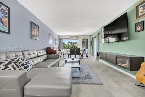 Copropriété à vendre à Weston, Floride: 2 chambres, 102.56 m2 № 2000158 - photo 3