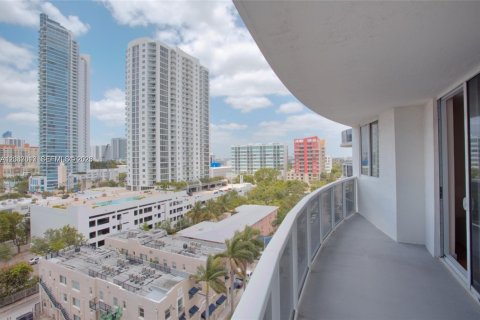 Condominio en Miami, Florida, 2 dormitorios  № 2086206