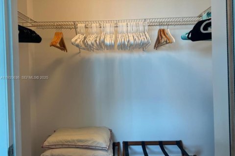 Condominio en venta en Miami, Florida, 1 dormitorio, 74.88 m2 № 1994007 - foto 20